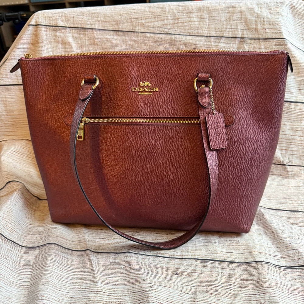 COACH Metallic Wine Gallery Shoulder Tote Handbag Purse Large